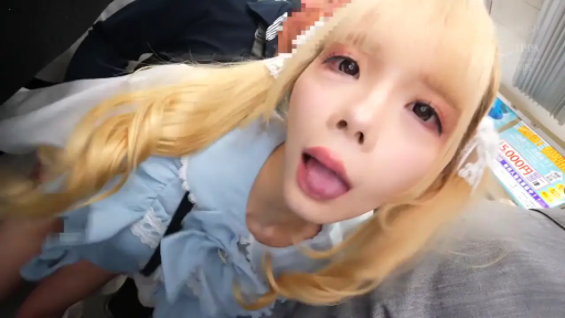 室内 · 身をかがめる · 顔のクローズアップ · 诱惑 · 舌を出して · 金发双马尾 · 蓝白洛丽塔裙