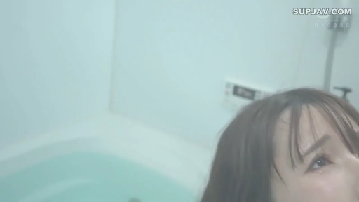 脸部 · 浴室 · 湿身 · 跪姿 · 浴缸 · 恍惚 · 流涎 · 湿衬衫