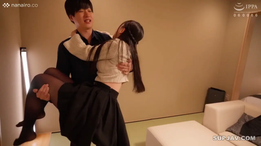 Whole body · Sofa · 白色毛衣 · Room · 被抱起 · Princess carry · Outgoing