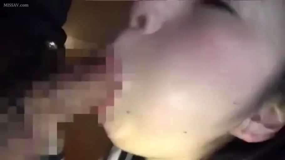 室内 · 脸部特写 · 口交 · 迷离 · 仰头 · 条纹衣 · 骑兵