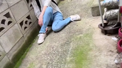 室内 · 全裸 · 迷离 · 后入式 · 中景 · 多人性交 · 床垫 · 黑白配