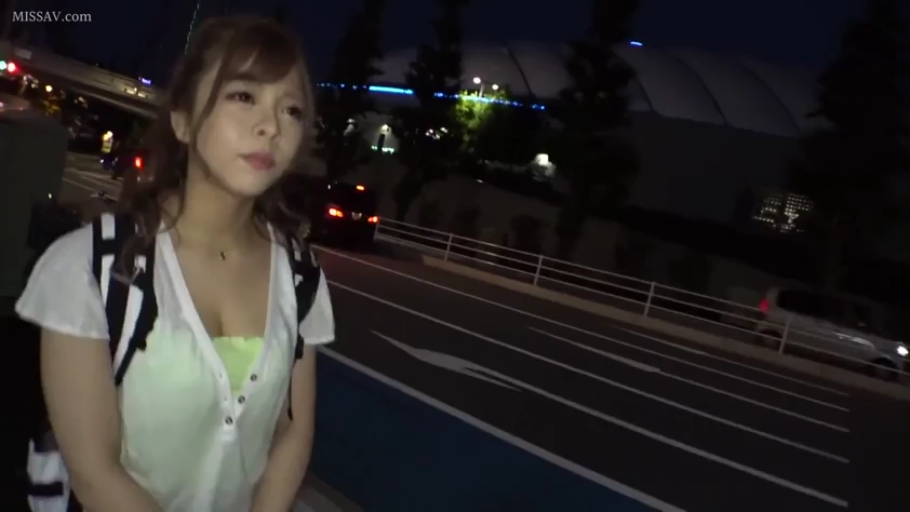 室内 · 露乳 · 胸部特写 · 马赛克 · 迷离 · 卧姿 · 灰色蕾丝胸罩