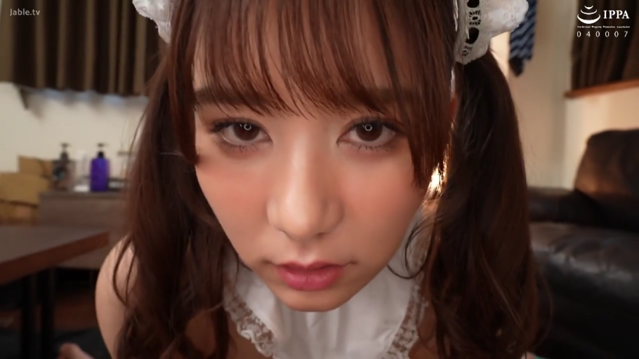 室内 · 俯身 · 脸部特写 · 女仆装 · 凝视 · 双马尾 · 冷淡 · 发饰