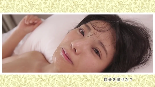 脸部特写 · 全裸 · 卧室 · 躺卧