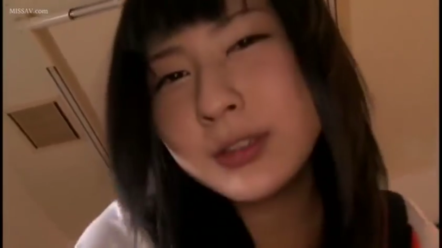 室内 · 俯身 · 脸部特写 · 迷离 · 水手服 · 注视镜头 · 黑发