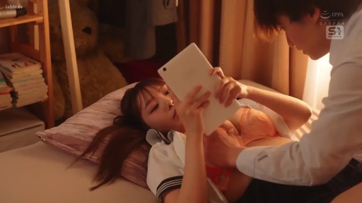 揉乳 · 卧室 · 迷离 · 中景 · 仰卧 · 开襟衬衫 · 平板电脑