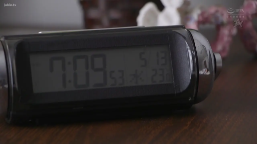 室内 · 闹钟 · 空镜 · 闹钟特写