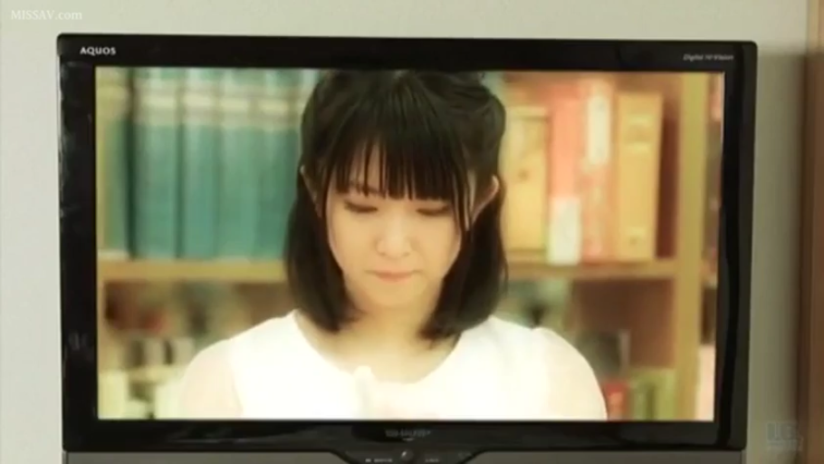 面部 · 白色上衣 · 书房 · 正面