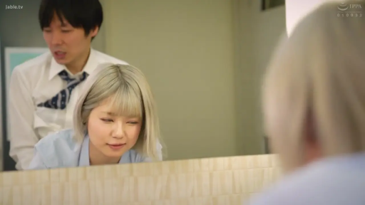 性交 · 脸部特写 · 喘息 · 背后位 · 镜子 · 卫生间 · 职业衬衫 · 反射视角