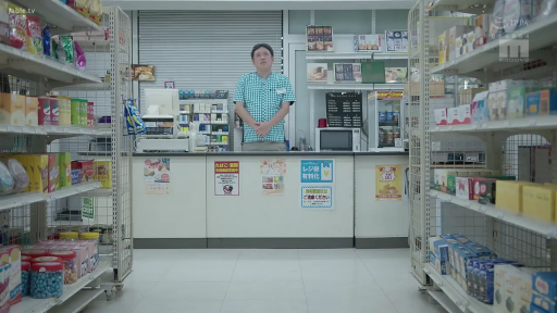 室内 · 坐姿 · 交谈 · 中景 · 酒杯 · 职场 · 喝酒 · 商务西装