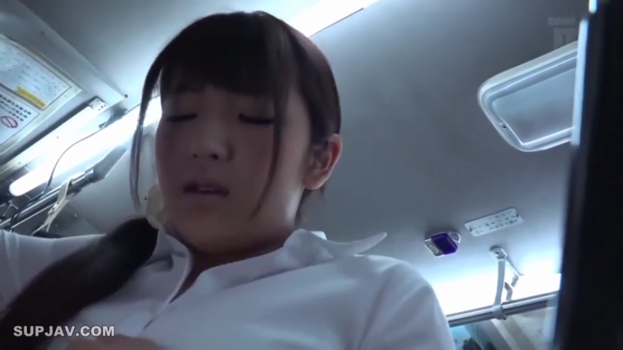 坐姿 · 白衬衫 · 面部特写 · 扶手 · 恍惚 · 痴汉 · 公交车 · 被猥亵