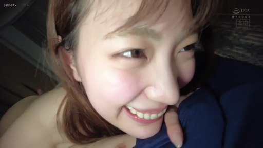 室内 · 脸部特写 · 微笑 · 裸体 · 注视 · 侧卧 · 皮肤细节