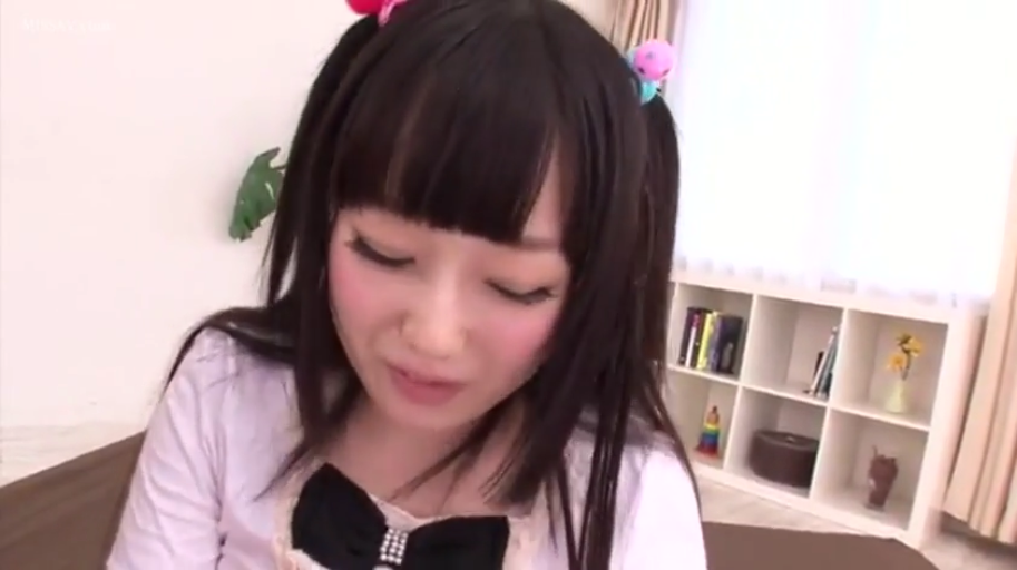 坐姿 · 胸部 · 卧室 · 羞涩 · 床 · 水手服 · 互动 · 撩起衣服