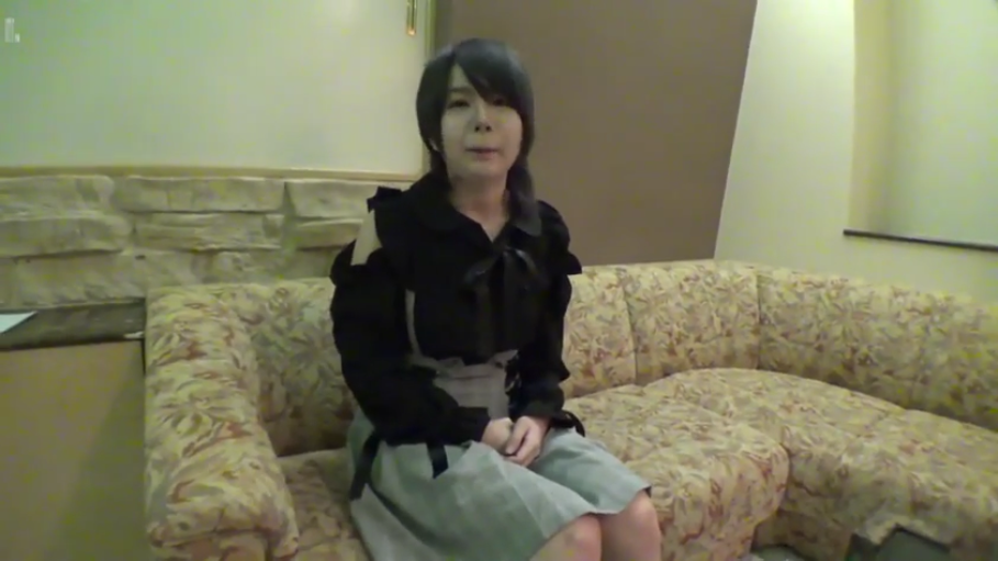 露乳 · 迷离 · 领带 · 仰卧 · 床上 · 上半身特写 · 制服诱惑 · 衬衫领带