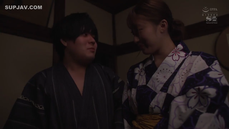 Japanese-style room · Smile · 交流 · Face to face · 浴衣 · 半身像 · 日本