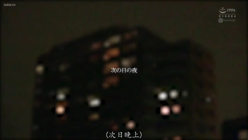 面部 · 卧室 · 字幕 · 趴姿 · 微笑 · 床 · 裸体 · 交流