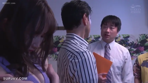 Grievance · 办公室 · Stand · Medium shot · 职场装 · 文件夹 · 训斥 · Workplace Plot