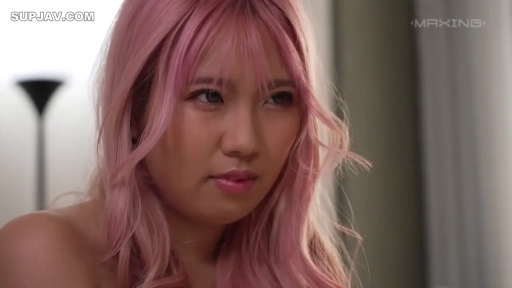 室内 · 面部 · 全裸 · 注视 · 侧颜 · 淡漠 · 粉发