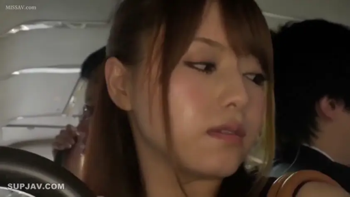 Sitting Posture · Melancholy · Close-up of the face · Plot · 侧头凝视 · steering wheel · Black regular uniform · 汽车内