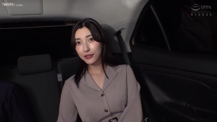 专注 · 背心 · 卧室 · 性行为 · 全景 · 跨坐 · 昏暗 · 上下铺