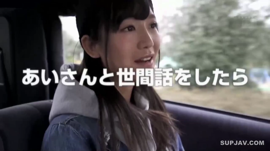 单人 · 脸部 · 蕾丝内衣 · 枕头 · 仰卧 · 床上 · 灿烂 · 欢笑