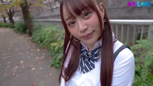 Stand · Smile · 面部特写 · Eye contact · JK Uniform · Outdoor