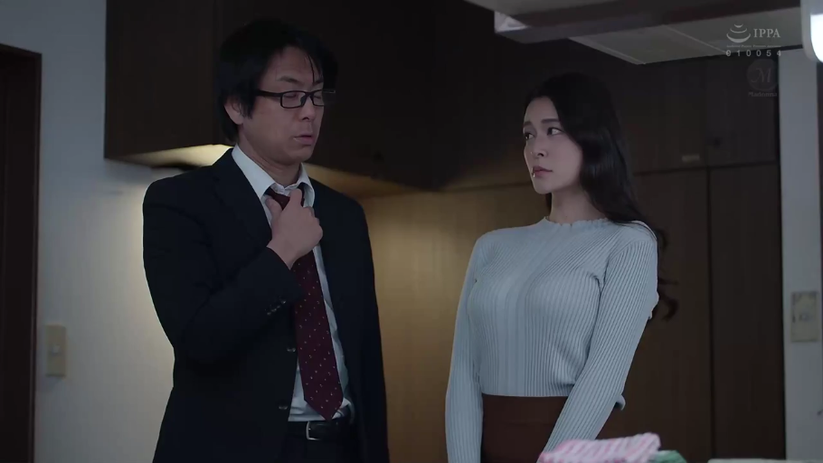 眼镜 · 站立 · 居家 · 剧情 · 冷淡 · 对峙 · 正装