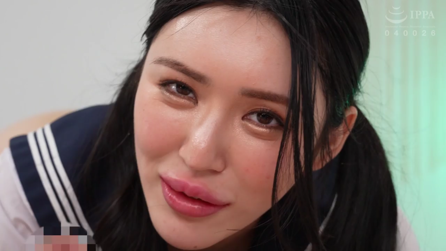 室内 · 脸部 · 甜美 · 微笑 · 裸露 · 正面 · 素人