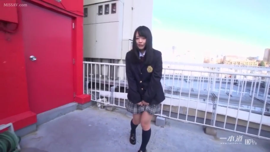 全身 · 羞涩 · 站姿 · 天台 · 西装校服