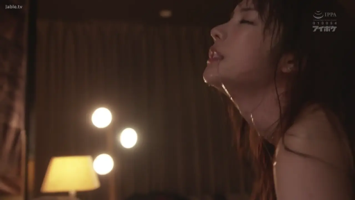 室内 · 顔部のクローズアップ · 全裸 · 仰頭