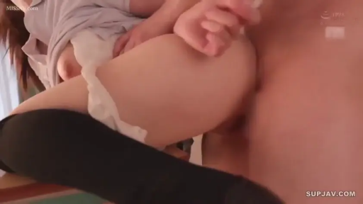 室内 · 销魂 · 传教士式 · 黑色长袜 · 插入 · 生殖器特写