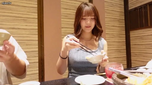 全裸 · 浴室 · 站姿 · 湿身 · 微笑 · 上半身 · 花洒 · 洗澡