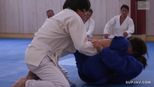 集中 · ロールプレイング · 中景 · マット · 柔道服 · 摔跤 · 道场 · 缠斗