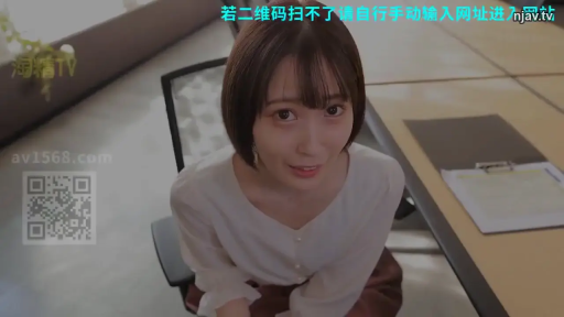 坐姿 · 面部 · 办公室 · 办公桌 · 长裙 · 微笑 · 注视 · 职场