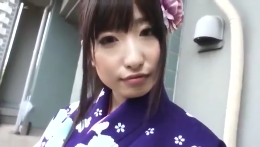 角色扮演 · 站立 · 注视 · 特写 · 女仆装 · 室内楼梯 · 无辜 · 头饰
