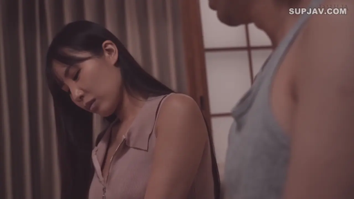 室内 · 忧郁 · 站姿 · 剧情 · 中近景 · 交流 · 无袖上衣