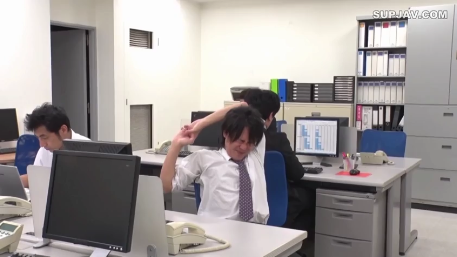 办公室 · 中景 · 商务装