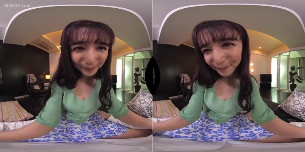 卧室 · 俯身 · 枕头 · 微笑 · 互动 · VR · 脸部大特写 · 蓝色碎花裙