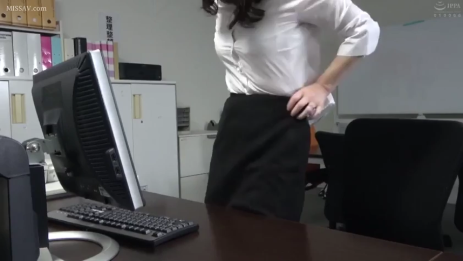 办公室 · 站立 · 中景 · パソコン · OL職業服 · 服を整える · 未露出面部