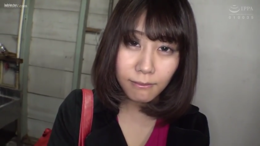 站立 · 中景 · 居家 · 毛巾 · 惊讶 · 张望 · 房门口