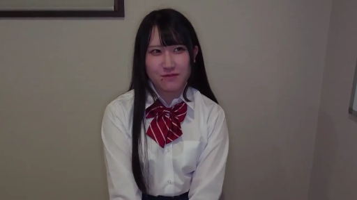 面部 · 甜美 · 站立 · 微笑 · 窗边 · 白色针织衫 · 清新
