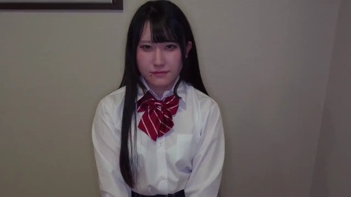站立 · 门锁 · 微笑 · 玄关 · 开心 · 三人 · 蕾丝衫