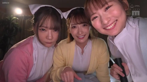 室内 · 俯身 · 护士服 · 微笑 · 第一人称视角 · 面部特写 · 凝视镜头 · 手电筒