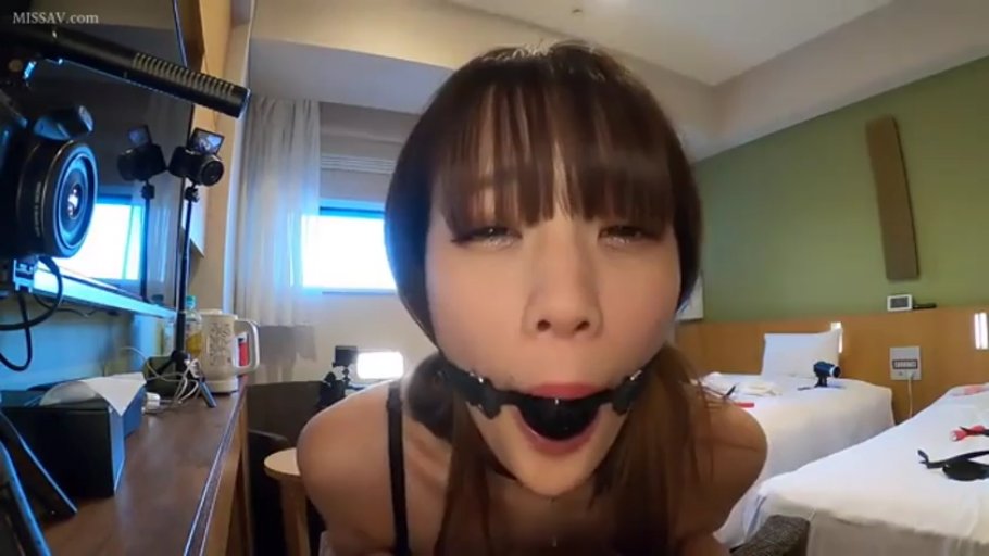 性交 · 全裸 · 仰卧开腿 · 枕头 · 床上 · 呻吟 · 下体特写 · 双人并行