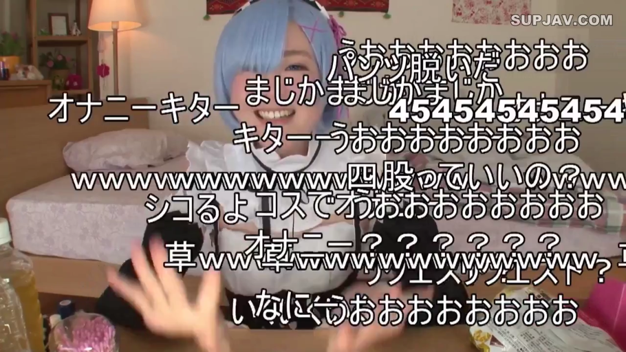 坐姿 · 卧室 · 女仆装 · 上半身 · 笑容 · 挥手 · 假发 · 蕾姆Cosplay