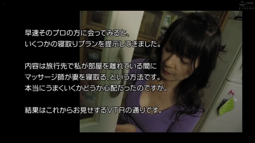 严肃 · 站立 · 中文字幕 · 厨房 · 橱柜 · 头部特写 · 窥视 · 紫色上衣