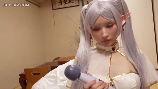 室内 · 中景 · 站姿 · 平静 · バイブレーター · Cosplay · 持物 · 动漫角色扮演服