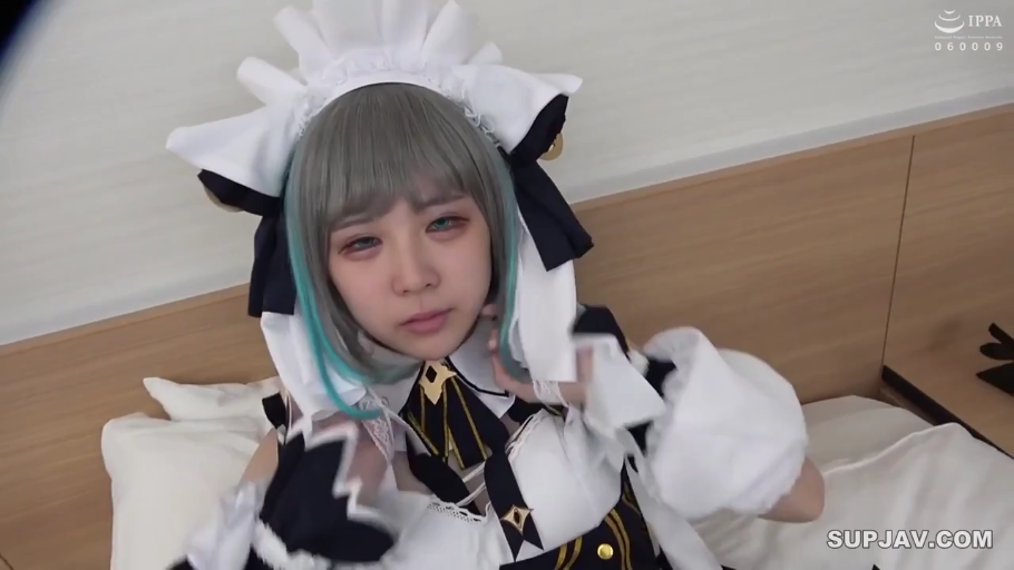 背心 · 眼镜 · 脸部特写 · 拥抱 · 亲吻 · 百合 · 动情 · 民宅厨房