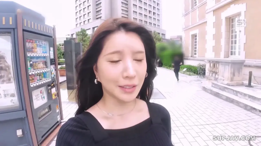 性交 · 全裸 · 卧室 · 躯干 · 仰卧 · 快感 · 字幕水印