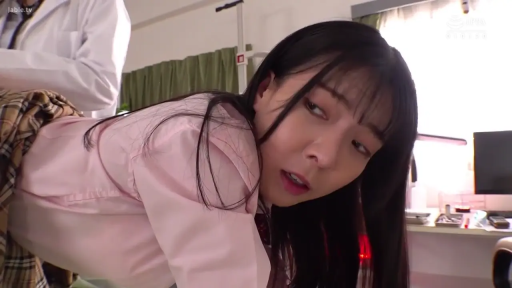 性行为 · 享受 · 办公桌 · 面部特写 · 制服诱惑 · 俯身姿势 · 校服衬衫 · 室内诊所